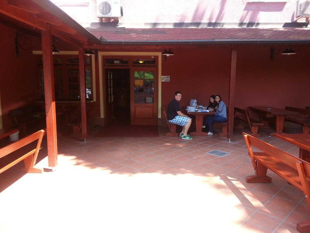 Europa Hostel Порторож Екстериор снимка