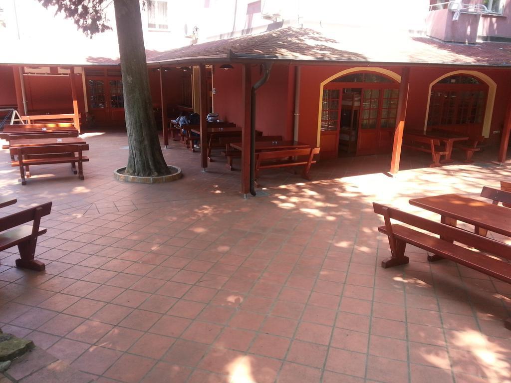 Europa Hostel Порторож Екстериор снимка